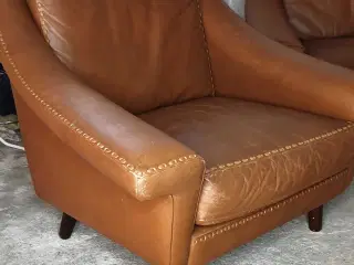 Louge stol i cognacfarvet læder, Dansk design 