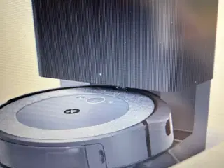 iRobot roomba i5+
