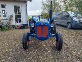 Traktor Fordson Dexta 