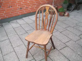 Meget gammel stol