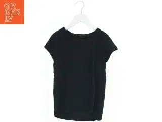 Sort T-shirt fra H&M (str. 152)