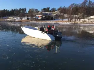 Pioner 16 Explorer Open