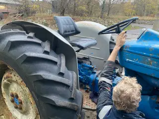 Ford 4000