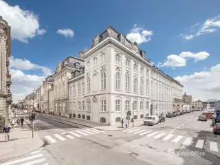 226 m² kontor i Dehns Palæ lige ved Amalienborg og Marmorkirken