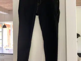 Sorte bukser 