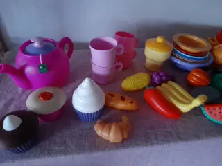 Legemad og køkkenudstyr ( 75 dele).