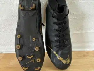 Nike Mercurial Superfly 6 Elite FG i størrelse 44