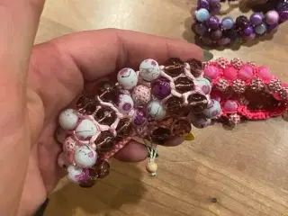Flotte nye knyttede armbånd