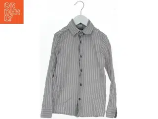 Stribet skjorte fra The Spitalfields Shirt Co. (str. 152)