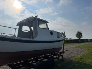 Hobro Jolle med bådtrailer til slag