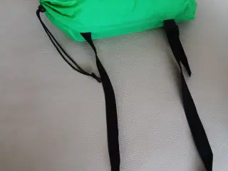 Air chair/sofa i grøn, med opbevaringstaske