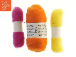 Uldgarn i tre farver (str. 15 cm)