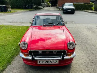 Lækker engelsk sportsvogn. MG B GT Ragtop