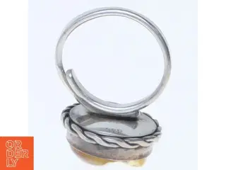 Sølvring med rav (str. 53 mm)