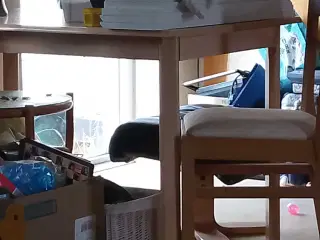 Spisebord ude stole i lyst træ 