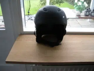 Peak skihjelm