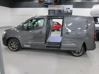 Peugeot Partner 1,5 BlueHDi 130 L2V2 Ultimate Van