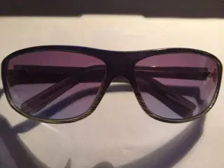 Solbriller fra MS&F med case box