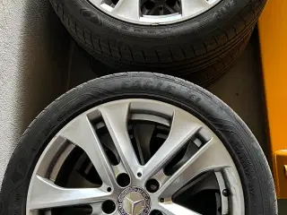 Original Mercedes alufælge med dæk