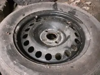 15" stålfælge Goodyear-dæk
