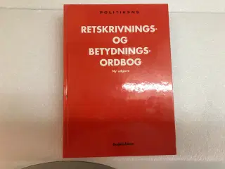 Retskrivnings og Betydningsordbog + Gads Leksikon.