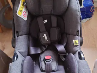 Babyautostol fra Joie med base