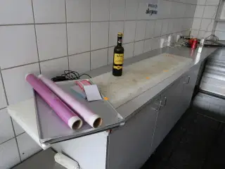 Skærebræt, bageplader m.m.