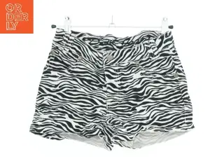 Zebramønstrede shorts fra D-XEL (str. 164)