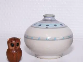 Miniature vase i stentøj - Signeret