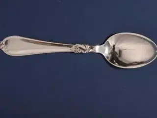 Herta Dessertske, 17 cm.