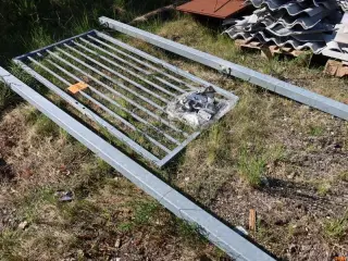 HEGNSLÅGE, 100
