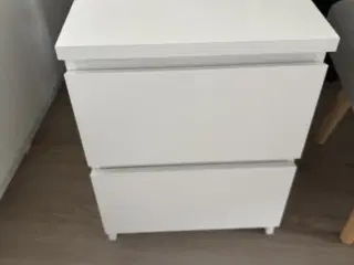 Kommode og 2 sengeborde