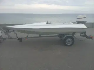 70hk speedbåd med ekstra motor og trailer
