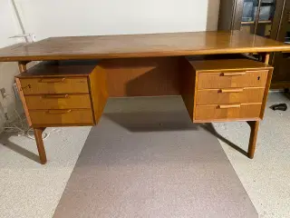 Teaktræ skrivebord