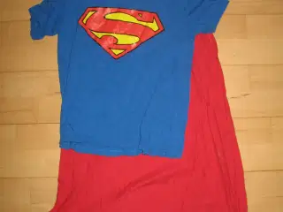 Superman T-shirt med kappe Str. 122-128