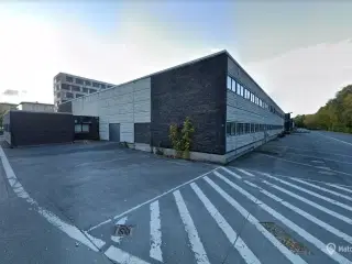 Lagerlejemål i kælderen i de gamle DR-hus i Søborg.