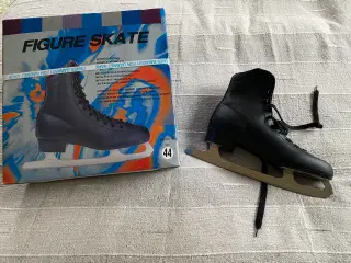 Sort kunstskøjte str. 44