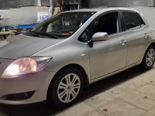 Toyota Auris 2,0 D-4D Luna Van