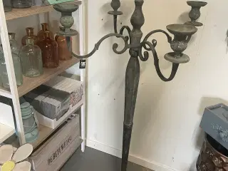 Ny gulvstage i råt look