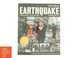Earthquake (Christchurch, New Zealand: 22 February, 2011) af Chris Moore (Bog)