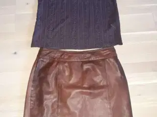 Bluse & læder nederdel