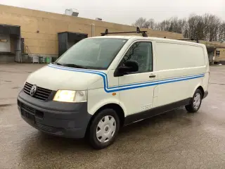 VW Transporter 2,5 TDi 130 Kassevogn lang