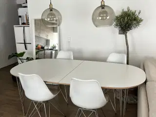 Hvidt spisebord 