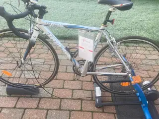 Racercykel Trek med 24 gear