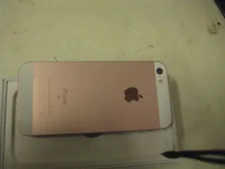 apple iphone se 32 gb 1.gen farve rosa/guld