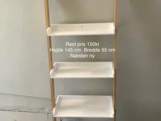 Fritstående reol med  4 hylder