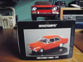Minichamps Ford Escort 1971  1/18