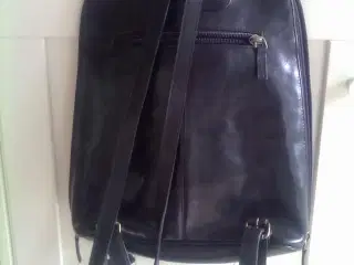 sort dametaske/rygsæk i læder