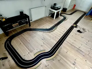 Scalextric Le Man Racerbane (analog sæt) m/5 biler