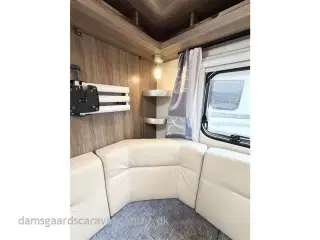 2015 - Hobby De Luxe 650 KMFe   Dobbeltseng-Køjer-Telt